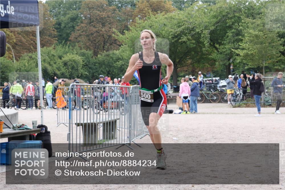 14.09.2025 - Stadtparktriathlon Strokosch-Dieckow http://msf.ph/oto/8884234 14.09.2025 10:28:09 Ziel 500 meine-sportfotos.de