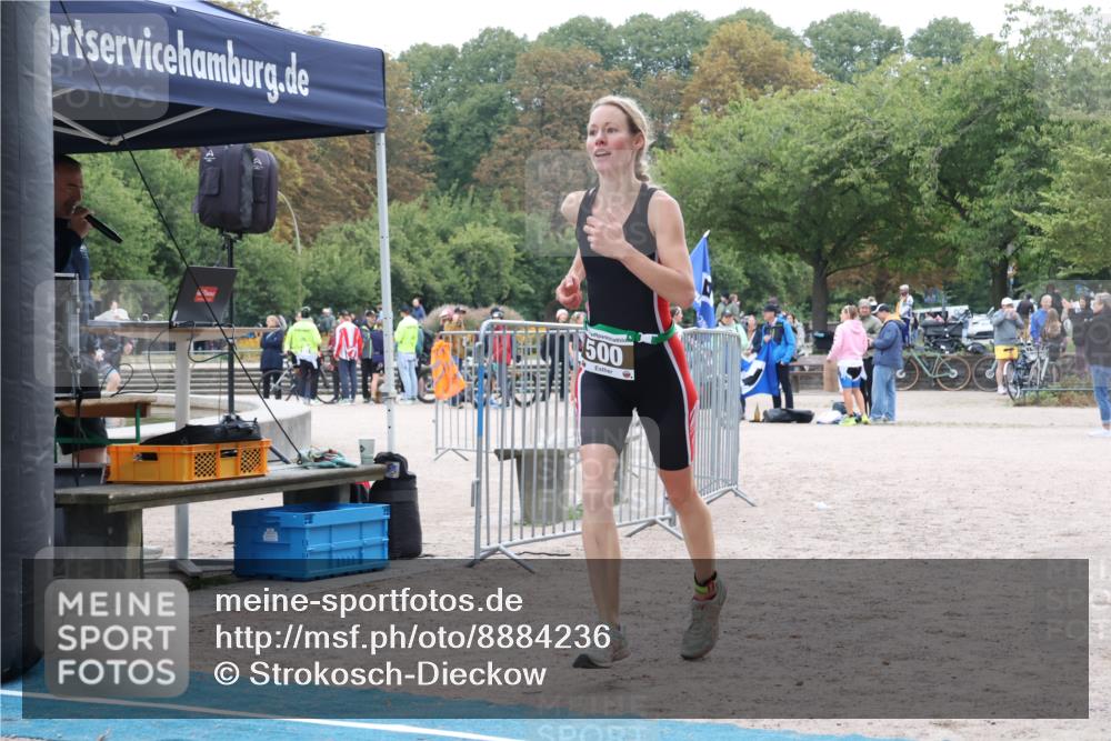 14.09.2025 - Stadtparktriathlon Strokosch-Dieckow http://msf.ph/oto/8884236 14.09.2025 10:28:10 Ziel 500 meine-sportfotos.de