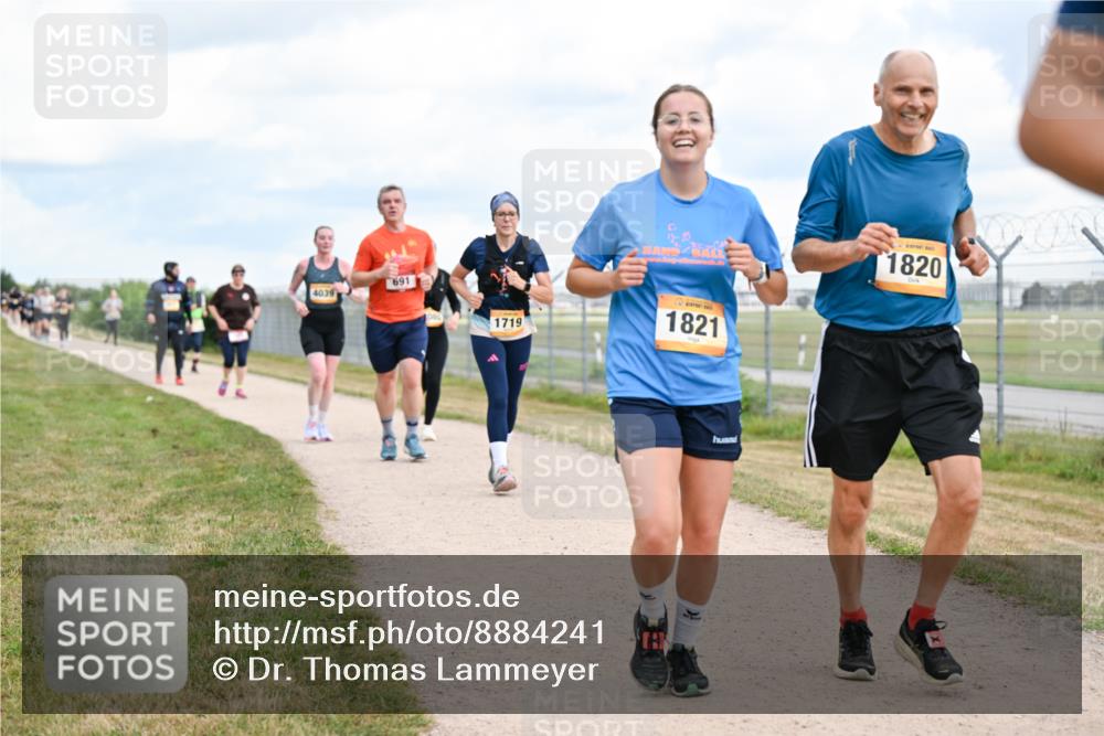 14.09.2025 - Airport Race Dr. Thomas Lammeyer http://msf.ph/oto/8884241 14.09.2025 12:38:46 Laufen 691, 4039, 1719, 1821, 1820 meine-sportfotos.de