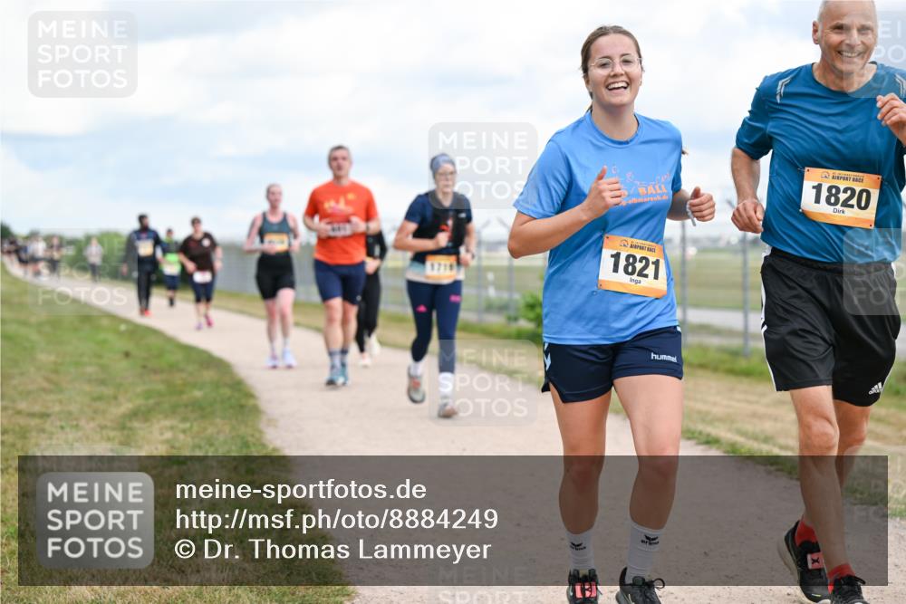 14.09.2025 - Airport Race Dr. Thomas Lammeyer http://msf.ph/oto/8884249 14.09.2025 12:38:47 Laufen 1820, 1821 meine-sportfotos.de