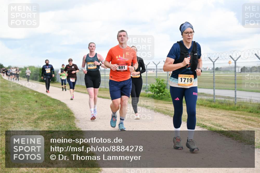 14.09.2025 - Airport Race Dr. Thomas Lammeyer http://msf.ph/oto/8884278 14.09.2025 12:38:49 Laufen 4039, 691, 1719 meine-sportfotos.de