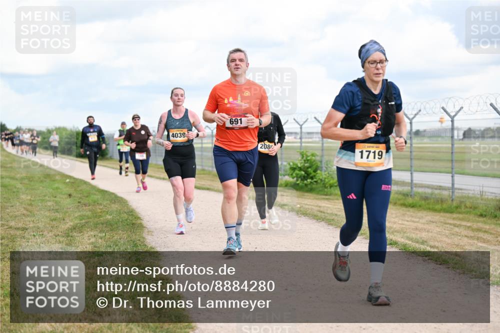 14.09.2025 - Airport Race Dr. Thomas Lammeyer http://msf.ph/oto/8884280 14.09.2025 12:38:49 Laufen 4039, 691, 208, 1719 meine-sportfotos.de