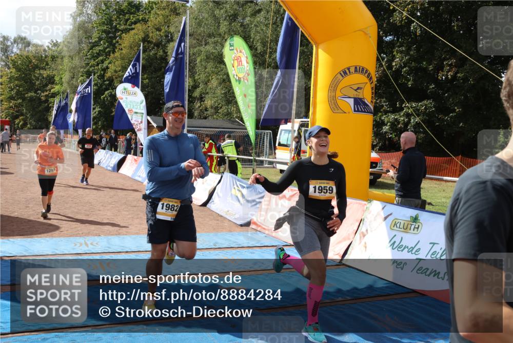 14.09.2025 - Airport Race Strokosch-Dieckow http://msf.ph/oto/8884284 14.09.2025 12:47:53 Ziel 215, 391, 897, 1292, 1441, 1959, 1982 meine-sportfotos.de