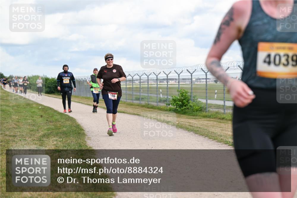 14.09.2025 - Airport Race Dr. Thomas Lammeyer http://msf.ph/oto/8884324 14.09.2025 12:38:52 Laufen 973, 1718, 165, 4039 meine-sportfotos.de