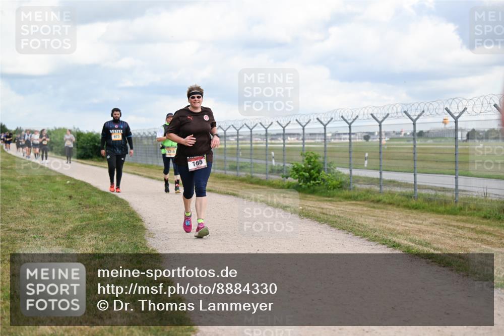 14.09.2025 - Airport Race Dr. Thomas Lammeyer http://msf.ph/oto/8884330 14.09.2025 12:38:53 Laufen 973, 1718, 165 meine-sportfotos.de