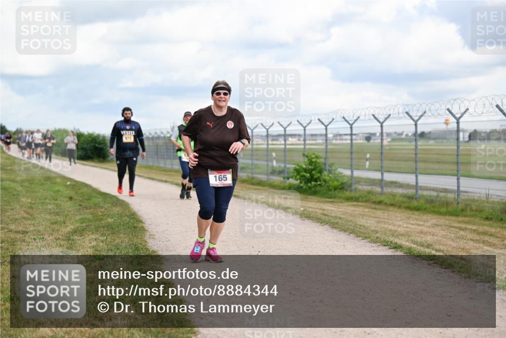 14.09.2025 - Airport Race Dr. Thomas Lammeyer http://msf.ph/oto/8884344 14.09.2025 12:38:54 Laufen 973, 165 meine-sportfotos.de
