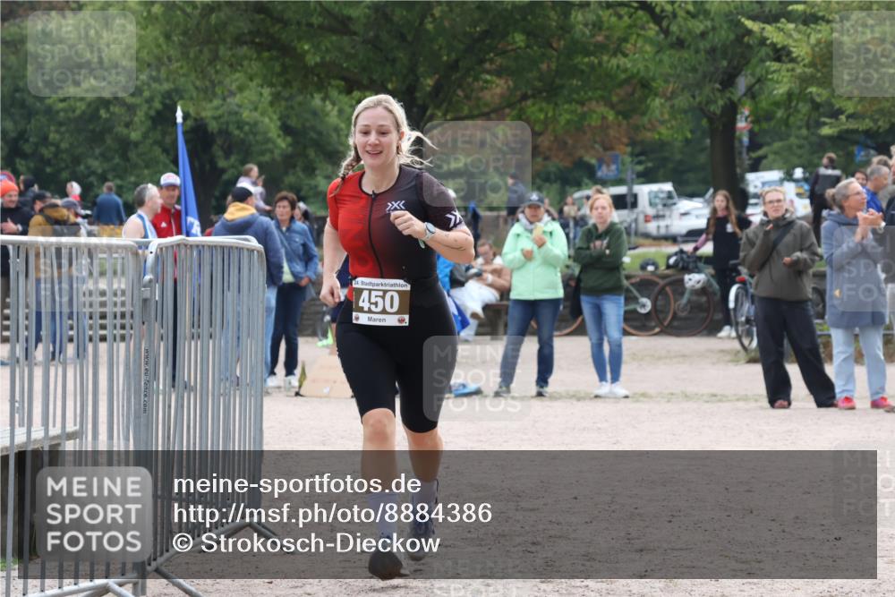 14.09.2025 - Stadtparktriathlon Strokosch-Dieckow http://msf.ph/oto/8884386 14.09.2025 10:34:09 Ziel 450 meine-sportfotos.de