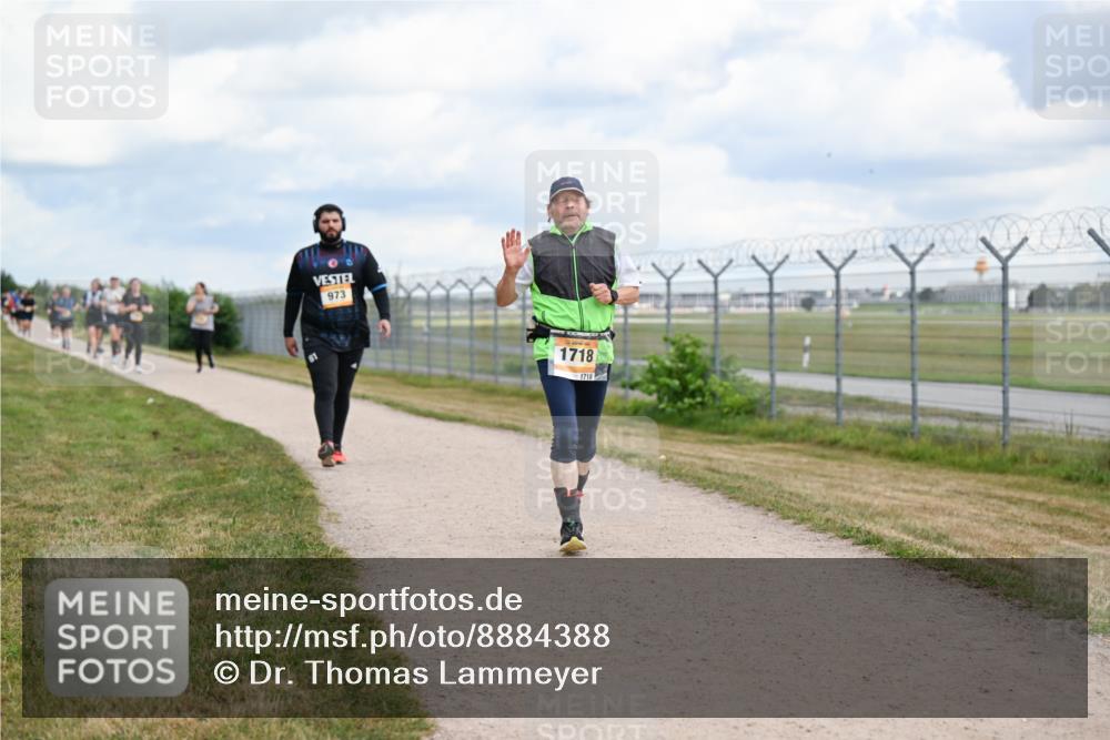 14.09.2025 - Airport Race Dr. Thomas Lammeyer http://msf.ph/oto/8884388 14.09.2025 12:38:57 Laufen 973, 1718, 1718 meine-sportfotos.de
