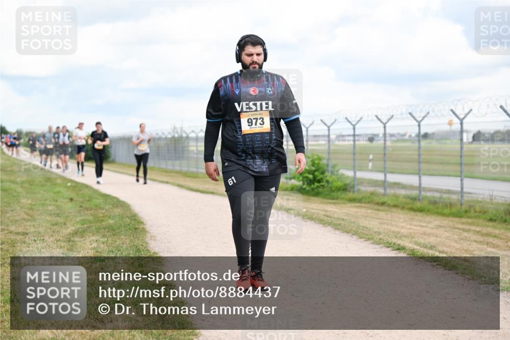 14.09.2025 - Airport Race Dr. Thomas Lammeyer http://msf.ph/oto/8884437 14.09.2025 12:39:02 Laufen 61, 973 meine-sportfotos.de
