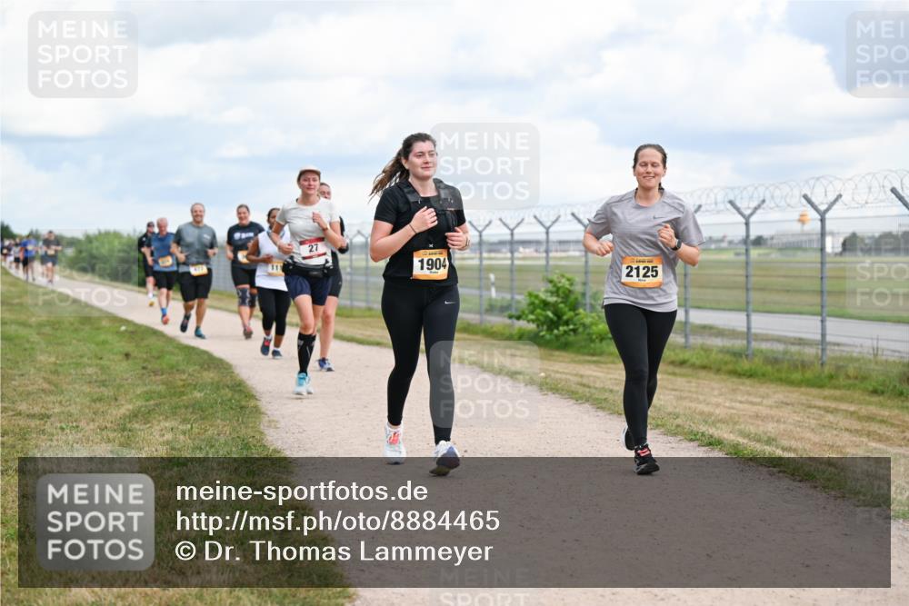 14.09.2025 - Airport Race Dr. Thomas Lammeyer http://msf.ph/oto/8884465 14.09.2025 12:39:11 Laufen 27, 1904, 2125 meine-sportfotos.de