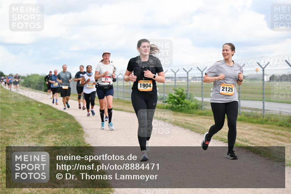 14.09.2025 - Airport Race Dr. Thomas Lammeyer http://msf.ph/oto/8884471 14.09.2025 12:39:11 Laufen 6, 1115, 27, 1904, 2125 meine-sportfotos.de