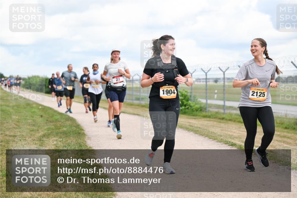 14.09.2025 - Airport Race Dr. Thomas Lammeyer http://msf.ph/oto/8884476 14.09.2025 12:39:12 Laufen 27, 1904, 2125 meine-sportfotos.de