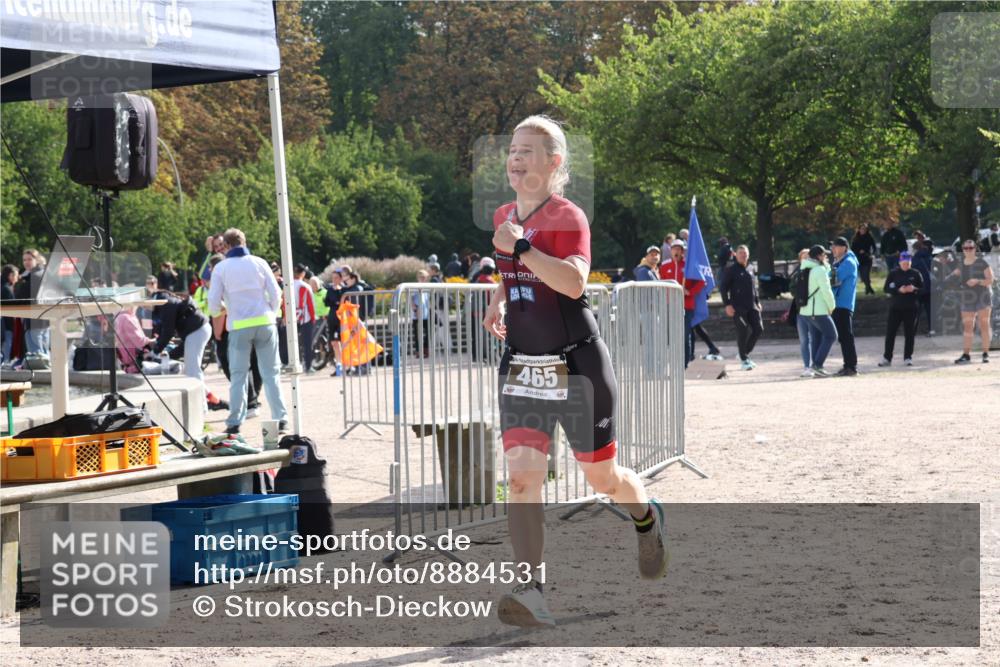 14.09.2025 - Stadtparktriathlon Strokosch-Dieckow http://msf.ph/oto/8884531 14.09.2025 10:41:41 Ziel 465 meine-sportfotos.de