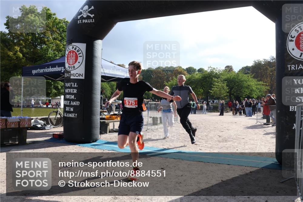 14.09.2025 - Stadtparktriathlon Strokosch-Dieckow http://msf.ph/oto/8884551 14.09.2025 10:42:12 Ziel 575 meine-sportfotos.de