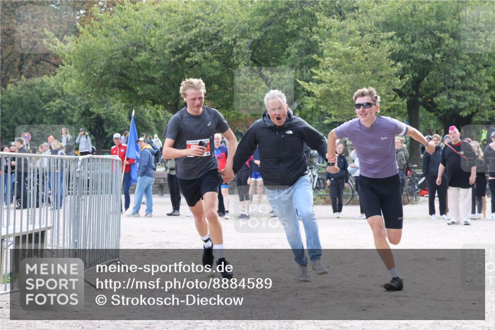 14.09.2025 - Stadtparktriathlon Strokosch-Dieckow http://msf.ph/oto/8884589 14.09.2025 10:46:57 Ziel 563 meine-sportfotos.de