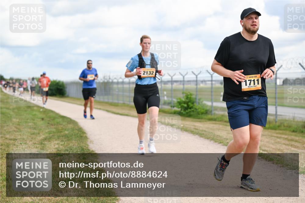 14.09.2025 - Airport Race Dr. Thomas Lammeyer http://msf.ph/oto/8884624 14.09.2025 12:39:35 Laufen 2132, 1711 meine-sportfotos.de