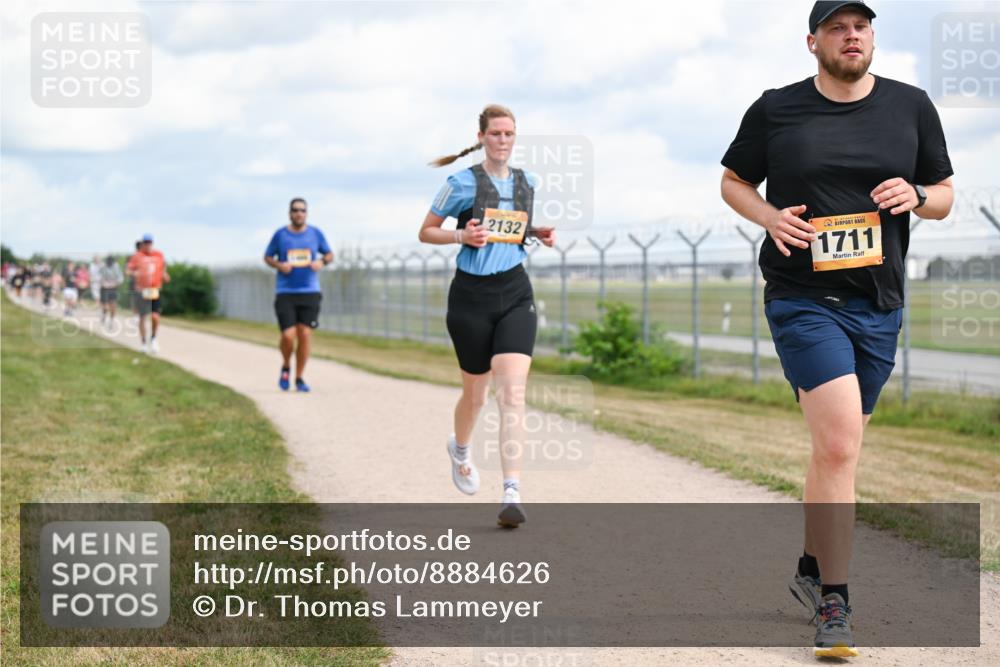 14.09.2025 - Airport Race Dr. Thomas Lammeyer http://msf.ph/oto/8884626 14.09.2025 12:39:35 Laufen 2132, 1711 meine-sportfotos.de