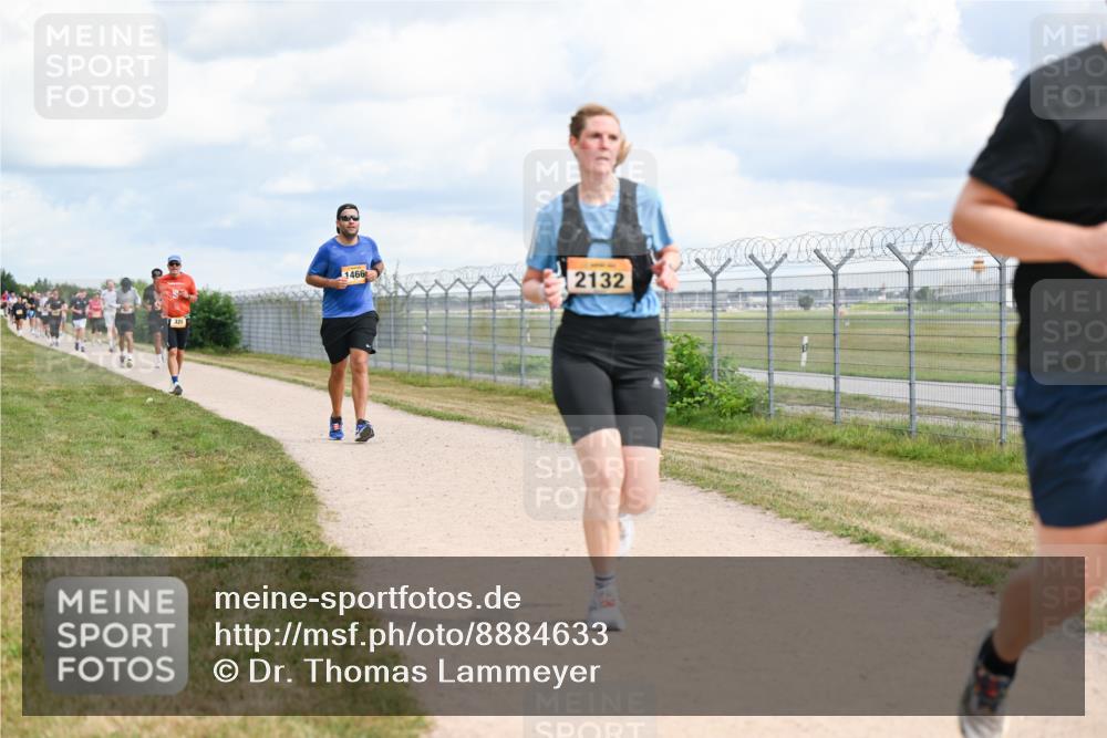 14.09.2025 - Airport Race Dr. Thomas Lammeyer http://msf.ph/oto/8884633 14.09.2025 12:39:36 Laufen 1466, 2132 meine-sportfotos.de