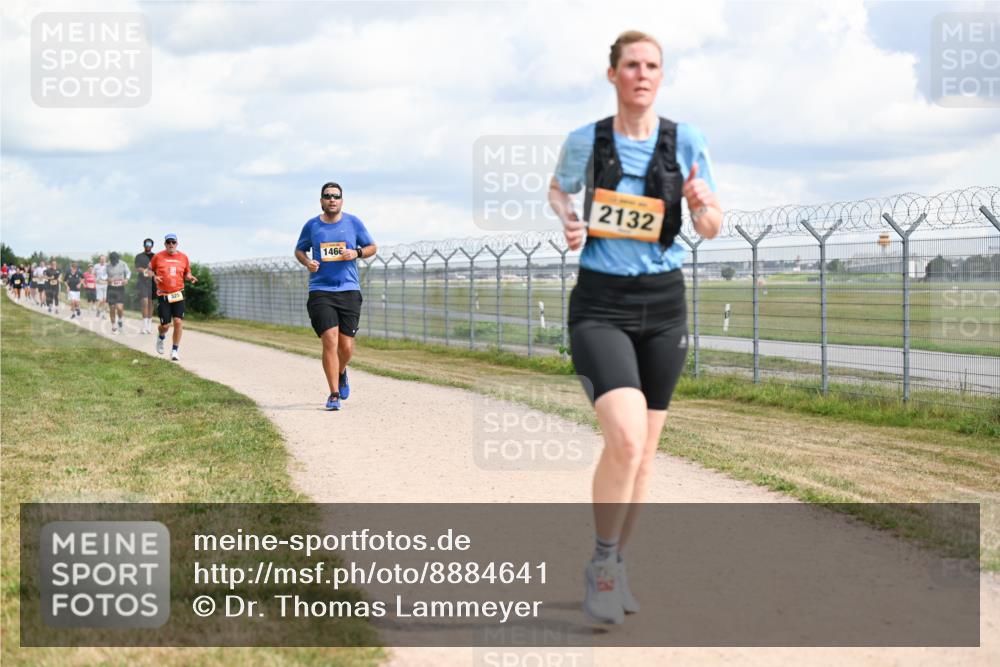 14.09.2025 - Airport Race Dr. Thomas Lammeyer http://msf.ph/oto/8884641 14.09.2025 12:39:36 Laufen 325, 1466, 2132 meine-sportfotos.de