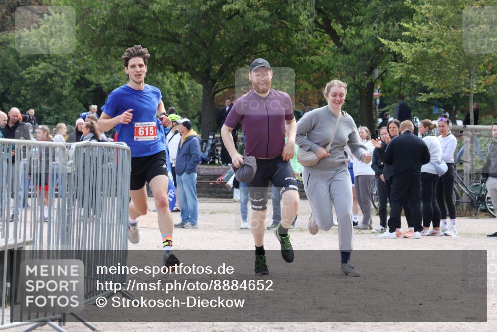 14.09.2025 - Stadtparktriathlon Strokosch-Dieckow http://msf.ph/oto/8884652 14.09.2025 10:49:48 Ziel 615 meine-sportfotos.de
