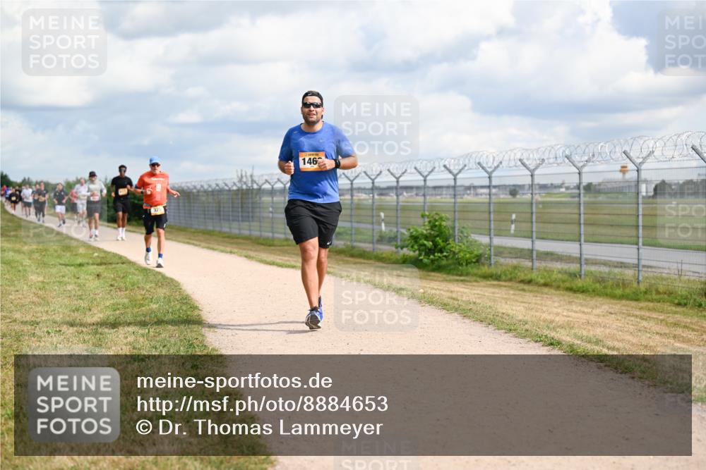 14.09.2025 - Airport Race Dr. Thomas Lammeyer http://msf.ph/oto/8884653 14.09.2025 12:39:38 Laufen 325, 146 meine-sportfotos.de