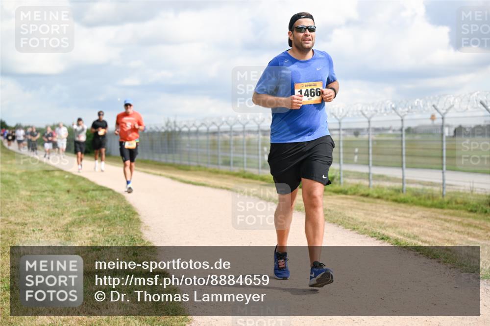 14.09.2025 - Airport Race Dr. Thomas Lammeyer http://msf.ph/oto/8884659 14.09.2025 12:39:40 Laufen 1466 meine-sportfotos.de