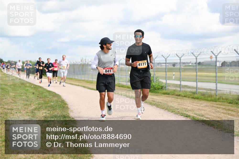 14.09.2025 - Airport Race Dr. Thomas Lammeyer http://msf.ph/oto/8884690 14.09.2025 12:39:50 Laufen 8414, 4177 meine-sportfotos.de