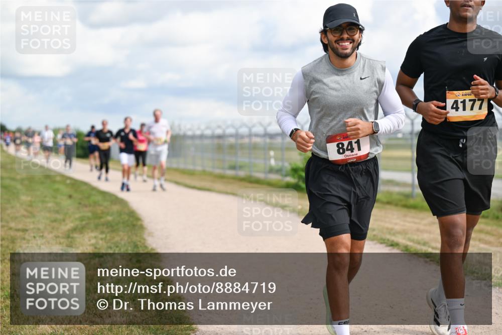 14.09.2025 - Airport Race Dr. Thomas Lammeyer http://msf.ph/oto/8884719 14.09.2025 12:39:52 Laufen 841, 4177 meine-sportfotos.de