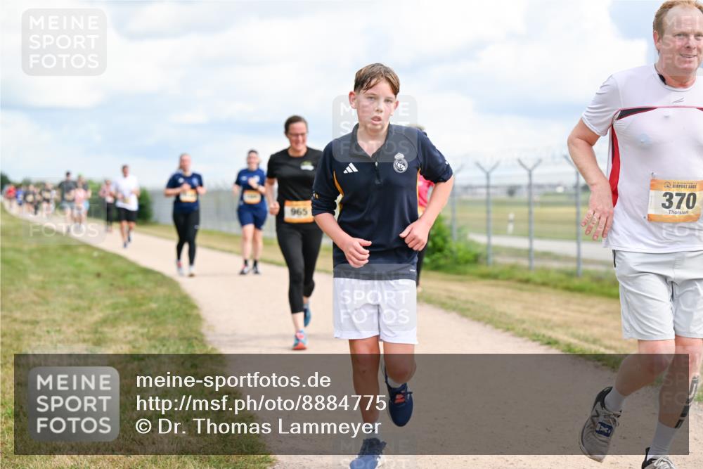 14.09.2025 - Airport Race Dr. Thomas Lammeyer http://msf.ph/oto/8884775 14.09.2025 12:39:59 Laufen 965, 370 meine-sportfotos.de