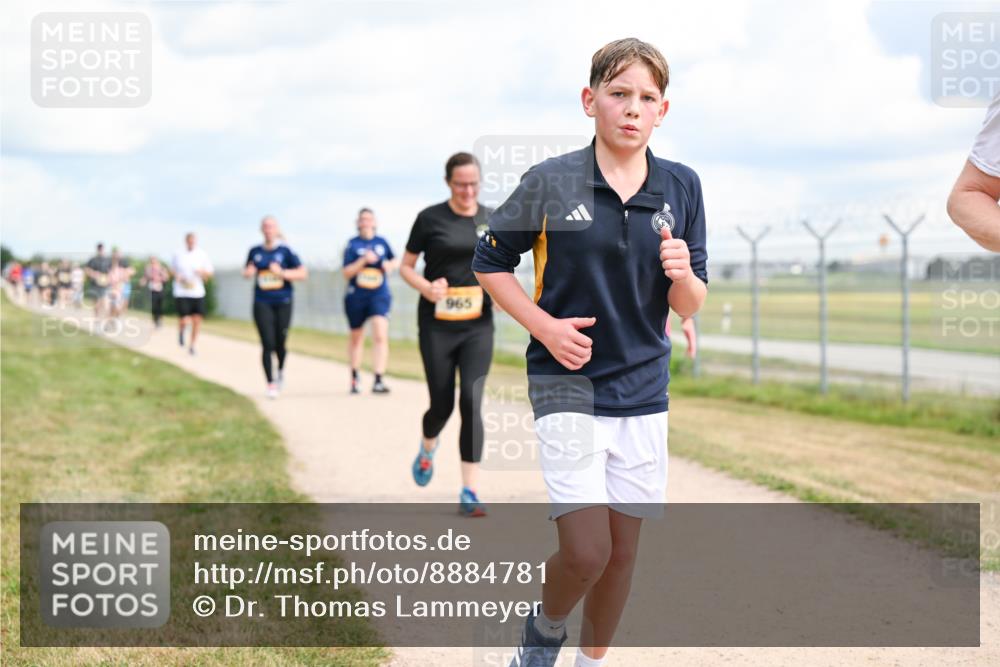 14.09.2025 - Airport Race Dr. Thomas Lammeyer http://msf.ph/oto/8884781 14.09.2025 12:39:59 Laufen 965 meine-sportfotos.de