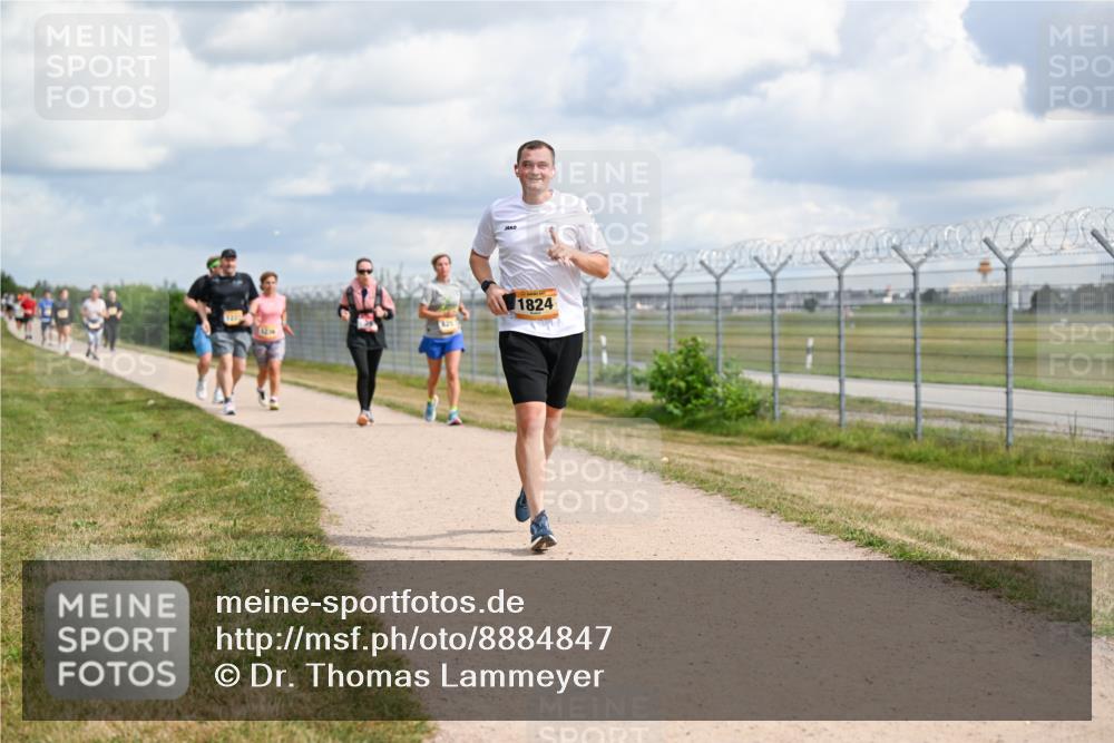 14.09.2025 - Airport Race Dr. Thomas Lammeyer http://msf.ph/oto/8884847 14.09.2025 12:40:07 Laufen 12, 1824 meine-sportfotos.de