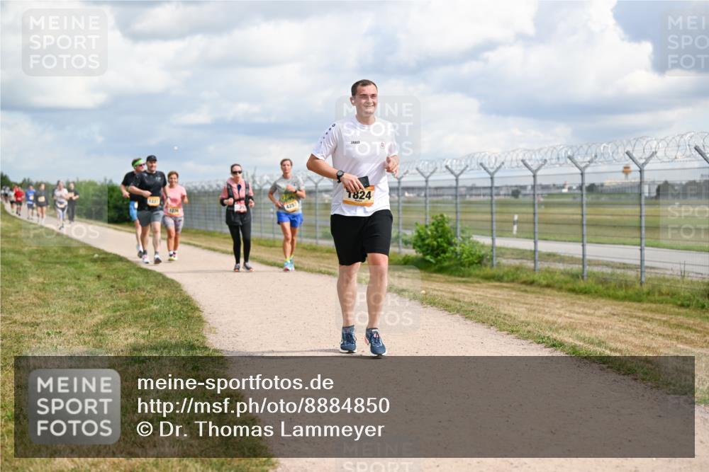 14.09.2025 - Airport Race Dr. Thomas Lammeyer http://msf.ph/oto/8884850 14.09.2025 12:40:07 Laufen 1237, 1234, 4257, 1824 meine-sportfotos.de