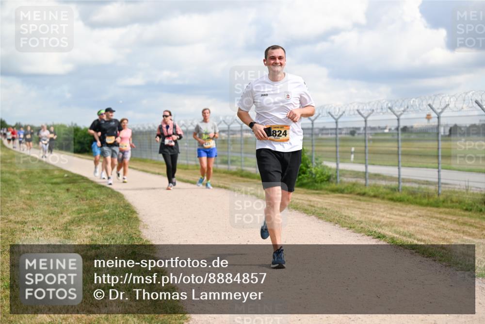 14.09.2025 - Airport Race Dr. Thomas Lammeyer http://msf.ph/oto/8884857 14.09.2025 12:40:08 Laufen 824 meine-sportfotos.de