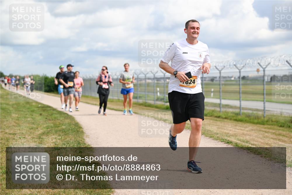 14.09.2025 - Airport Race Dr. Thomas Lammeyer http://msf.ph/oto/8884863 14.09.2025 12:40:08 Laufen 824 meine-sportfotos.de