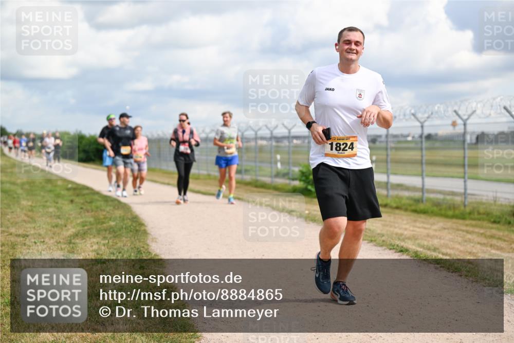 14.09.2025 - Airport Race Dr. Thomas Lammeyer http://msf.ph/oto/8884865 14.09.2025 12:40:08 Laufen 1824 meine-sportfotos.de