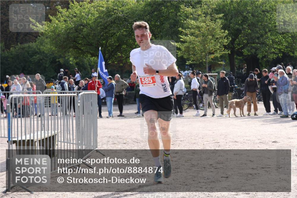 14.09.2025 - Stadtparktriathlon Strokosch-Dieckow http://msf.ph/oto/8884874 14.09.2025 10:56:51 Ziel 585 meine-sportfotos.de