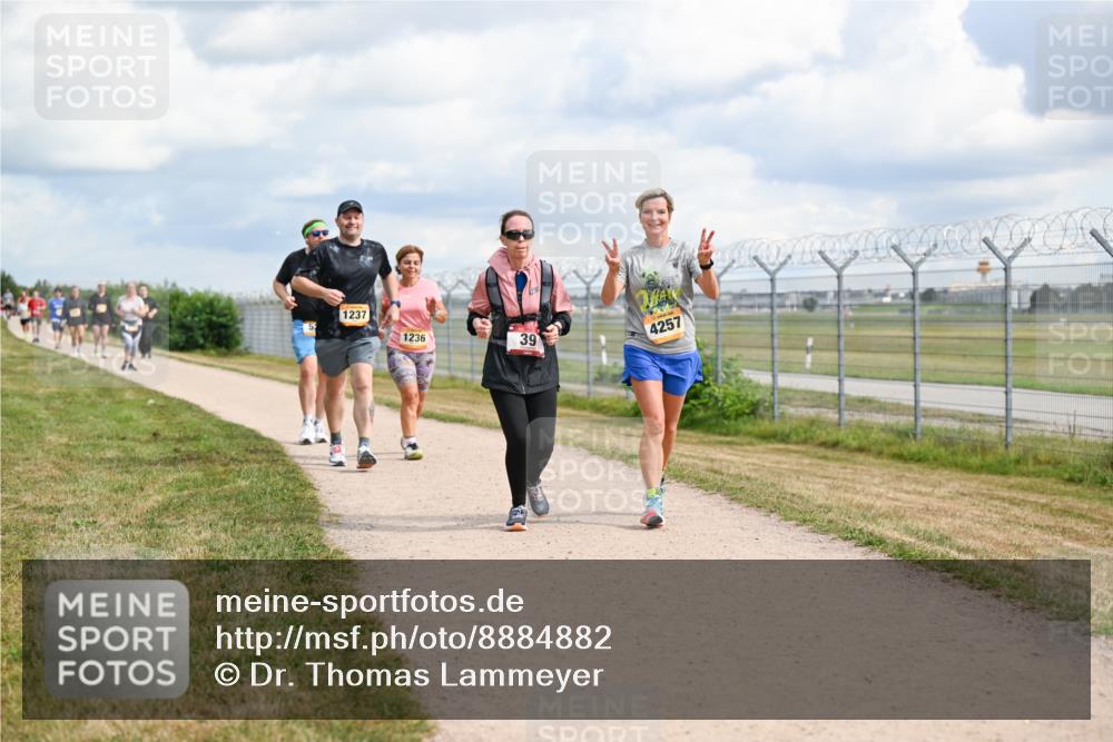 14.09.2025 - Airport Race Dr. Thomas Lammeyer http://msf.ph/oto/8884882 14.09.2025 12:40:11 Laufen 1237, 1236, 39, 4257 meine-sportfotos.de