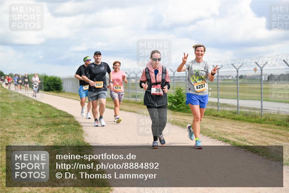 14.09.2025 - Airport Race Dr. Thomas Lammeyer http://msf.ph/oto/8884892 14.09.2025 12:40:12 Laufen 522, 1237, 1236, 39, 4257 meine-sportfotos.de