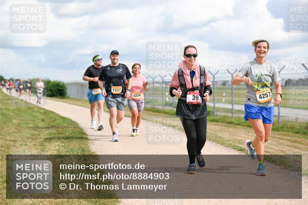 14.09.2025 - Airport Race Dr. Thomas Lammeyer http://msf.ph/oto/8884903 14.09.2025 12:40:13 Laufen 522, 1237, 1236, 39, 4257 meine-sportfotos.de