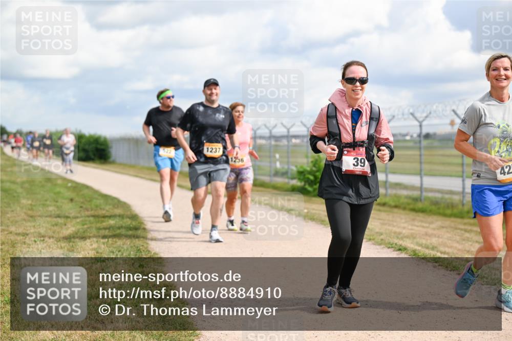 14.09.2025 - Airport Race Dr. Thomas Lammeyer http://msf.ph/oto/8884910 14.09.2025 12:40:13 Laufen 522, 1237, 1236, 39, 42 meine-sportfotos.de