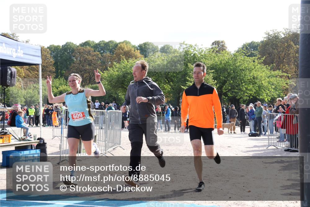 14.09.2025 - Stadtparktriathlon Strokosch-Dieckow http://msf.ph/oto/8885045 14.09.2025 11:00:29 Ziel 609 meine-sportfotos.de