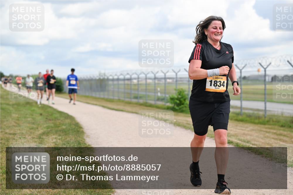 14.09.2025 - Airport Race Dr. Thomas Lammeyer http://msf.ph/oto/8885057 14.09.2025 12:40:32 Laufen 1834 meine-sportfotos.de