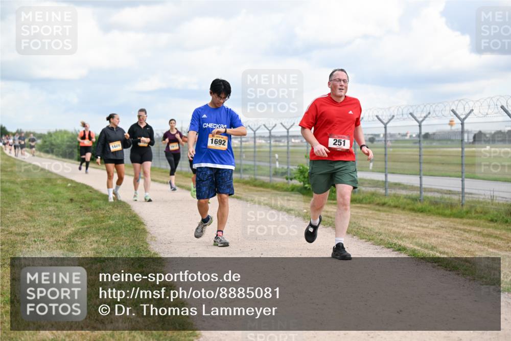 14.09.2025 - Airport Race Dr. Thomas Lammeyer http://msf.ph/oto/8885081 14.09.2025 12:40:43 Laufen 1609, 1617, 24, 1692, 251 meine-sportfotos.de