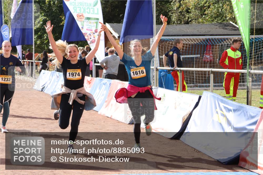 14.09.2025 - Airport Race Strokosch-Dieckow http://msf.ph/oto/8885093 14.09.2025 12:49:28 Ziel 35, 390, 630, 839, 1232, 1616, 1974, 4111 meine-sportfotos.de
