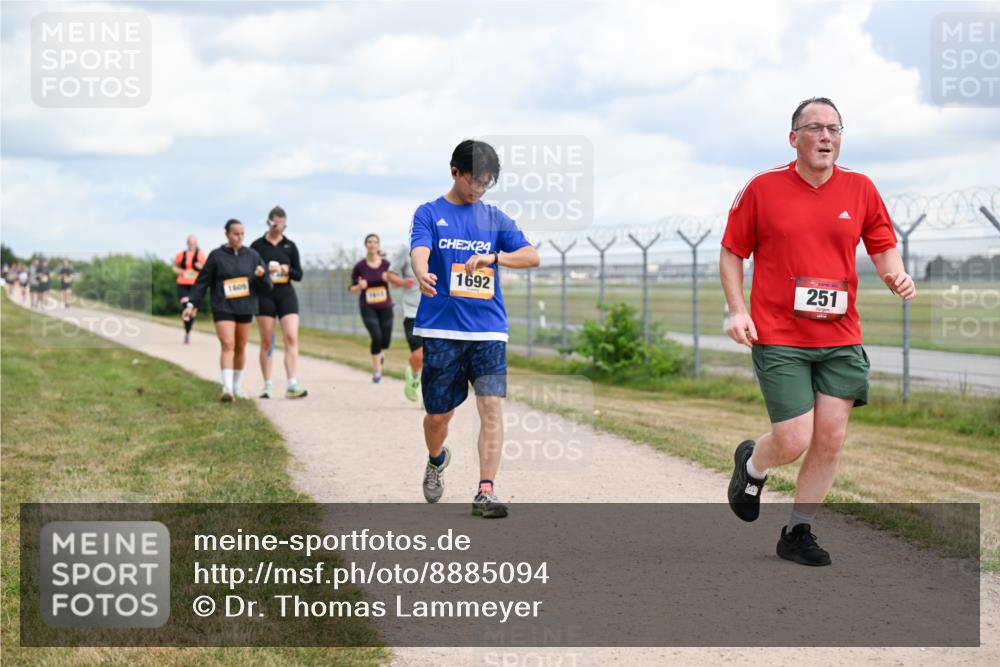14.09.2025 - Airport Race Dr. Thomas Lammeyer http://msf.ph/oto/8885094 14.09.2025 12:40:44 Laufen 1609, 24, 1692, 251 meine-sportfotos.de