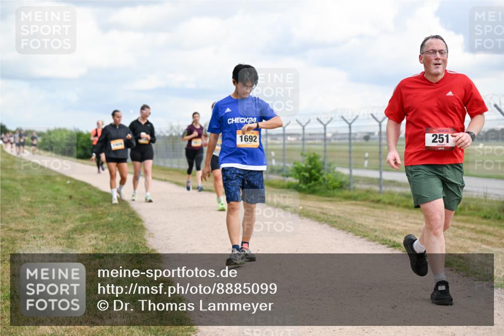 14.09.2025 - Airport Race Dr. Thomas Lammeyer http://msf.ph/oto/8885099 14.09.2025 12:40:44 Laufen 24, 1692, 251 meine-sportfotos.de