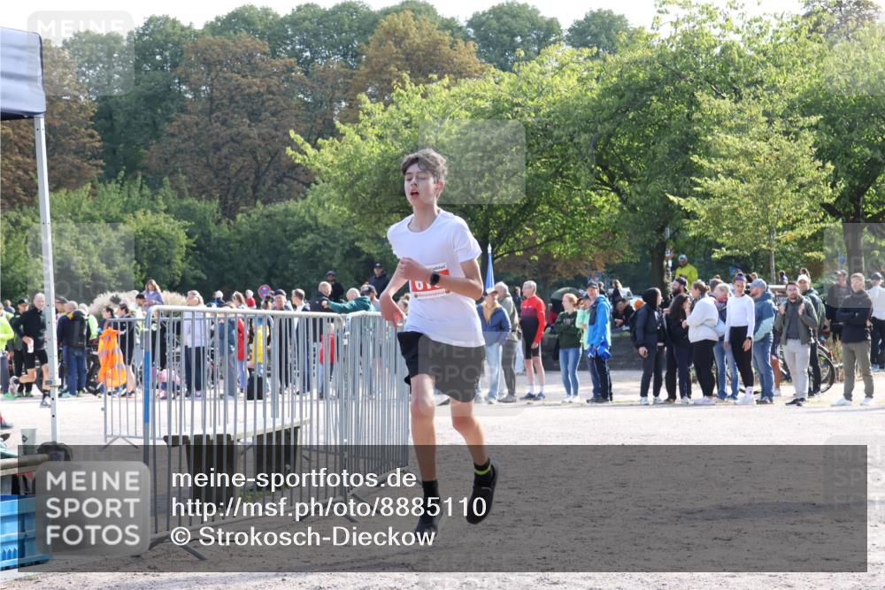 14.09.2025 - Stadtparktriathlon Strokosch-Dieckow http://msf.ph/oto/8885110 14.09.2025 11:02:33 Ziel 619 meine-sportfotos.de