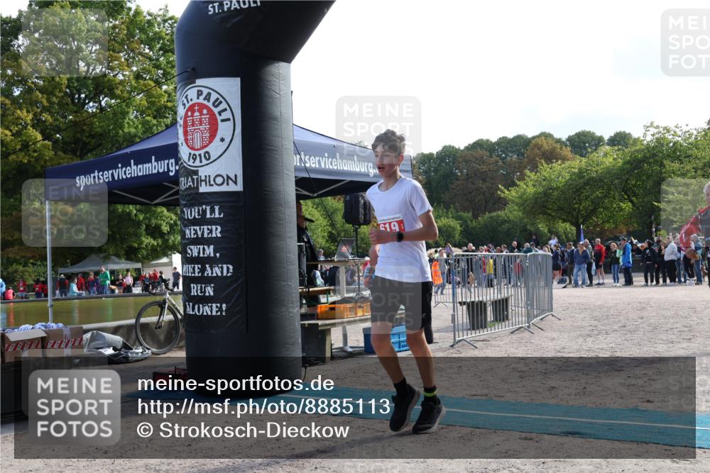 14.09.2025 - Stadtparktriathlon Strokosch-Dieckow http://msf.ph/oto/8885113 14.09.2025 11:02:34 Ziel 619 meine-sportfotos.de