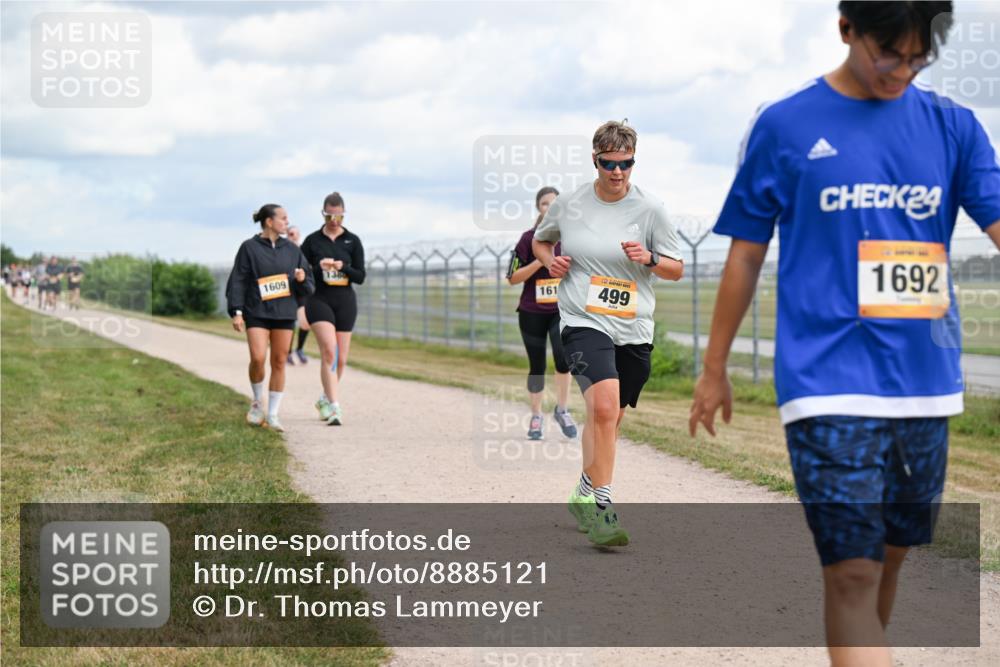 14.09.2025 - Airport Race Dr. Thomas Lammeyer http://msf.ph/oto/8885121 14.09.2025 12:40:47 Laufen 138, 1609, 161, 499, 24, 1692 meine-sportfotos.de