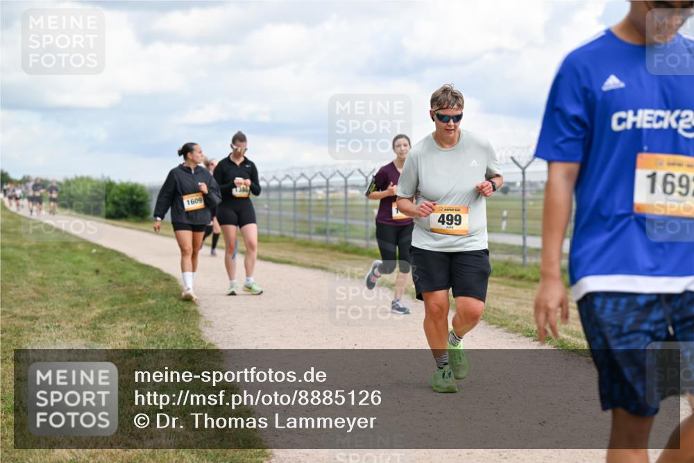 14.09.2025 - Airport Race Dr. Thomas Lammeyer http://msf.ph/oto/8885126 14.09.2025 12:40:48 Laufen 1609, 499, 1692 meine-sportfotos.de